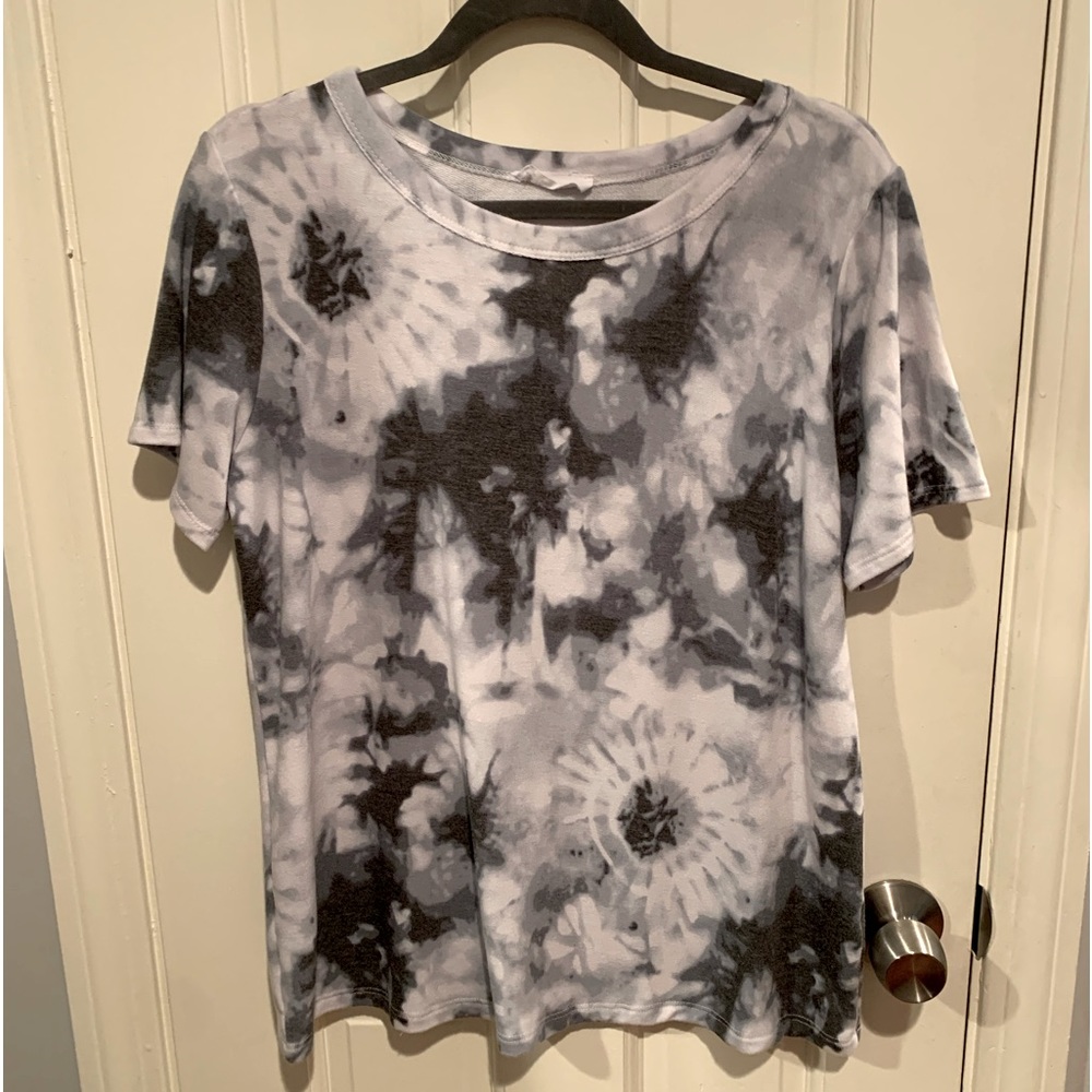 Black, gray and white tie dye T-shirt, size small.
